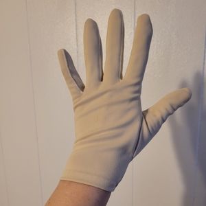 Vintage gloves Cream color size 7.5-8